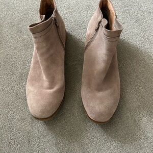 Steve Madden Rimas Bootie